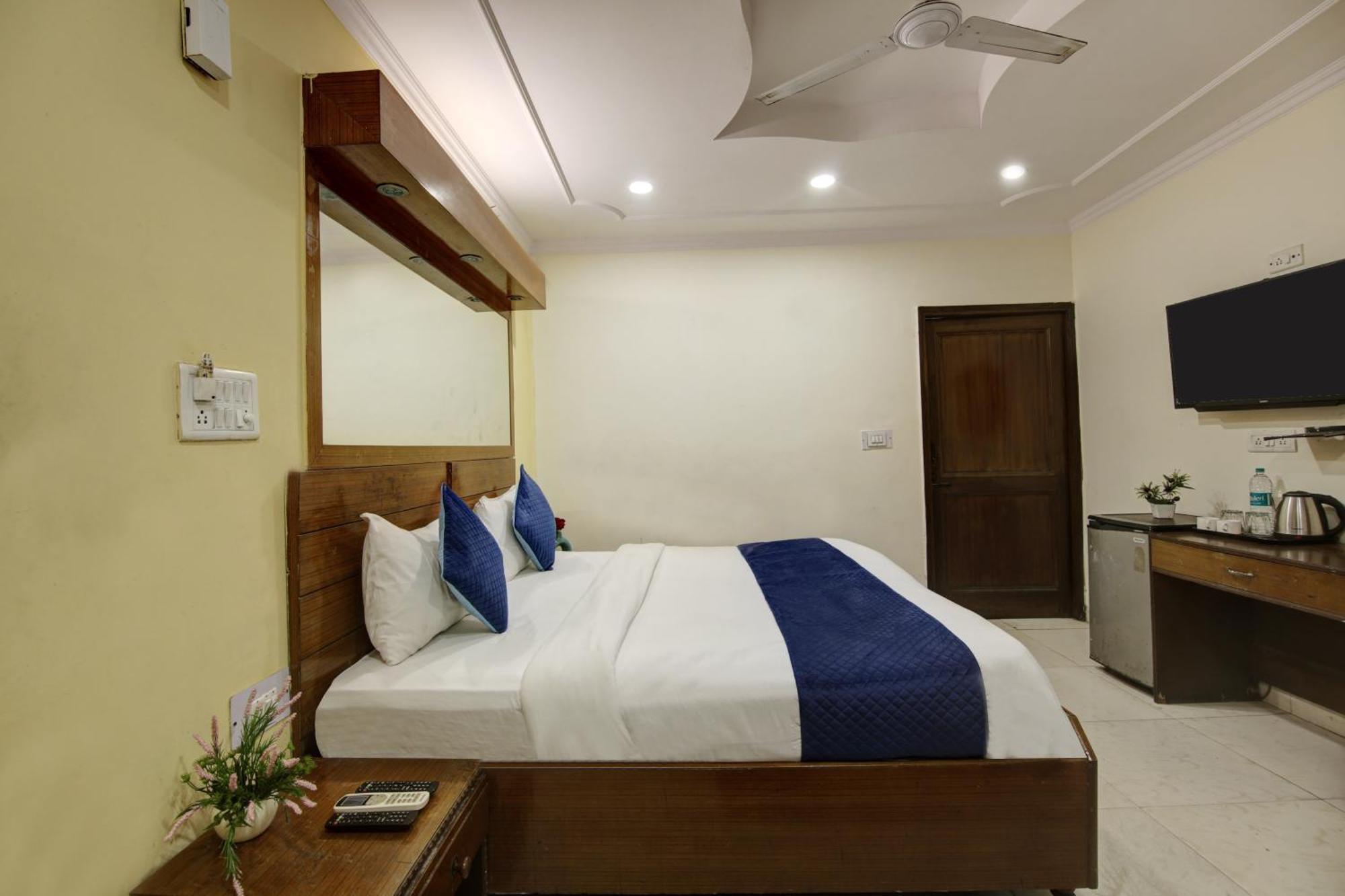 Hotel The Eden Park Noida Extérieur photo