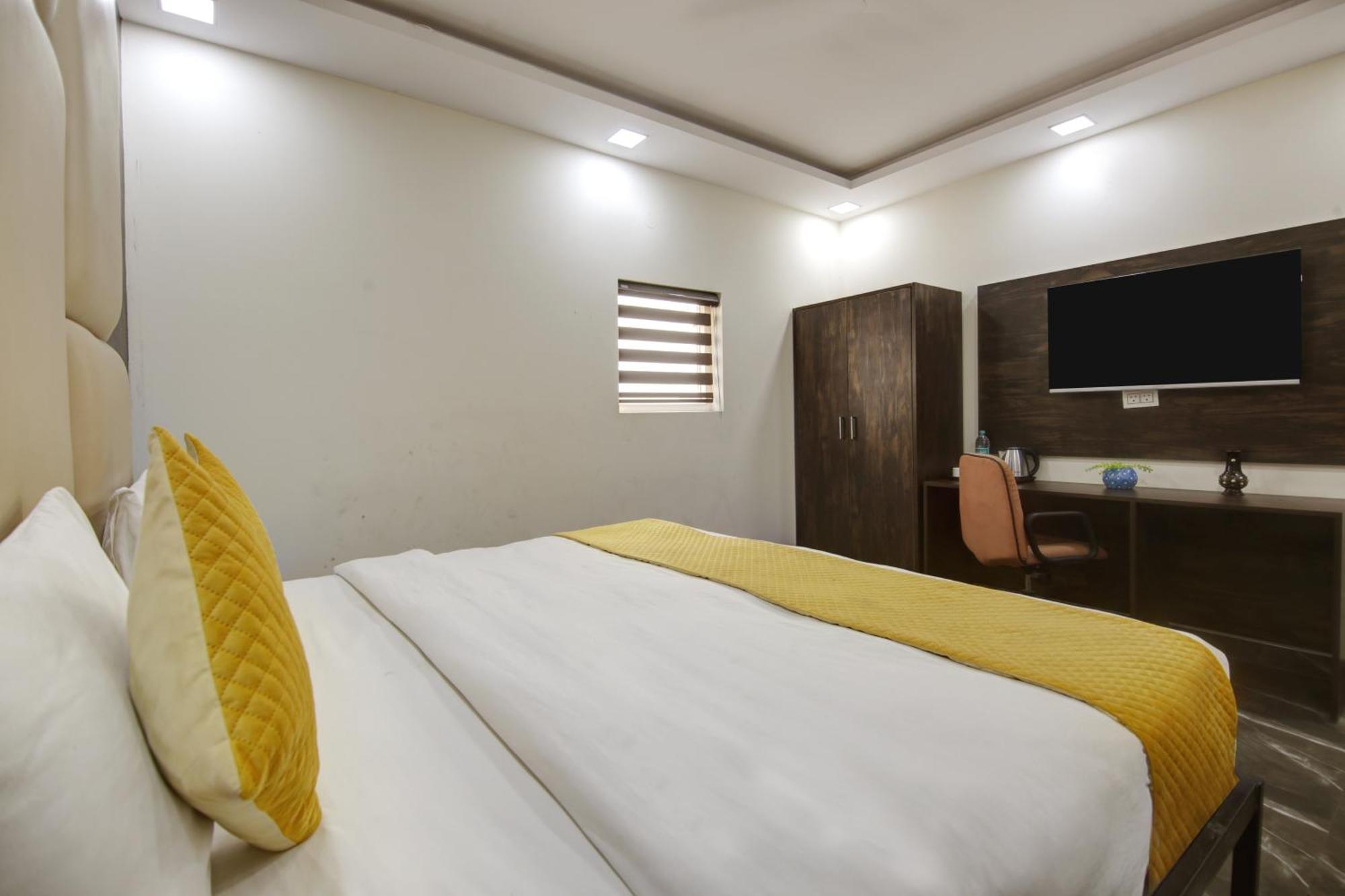 Hotel The Eden Park Noida Extérieur photo